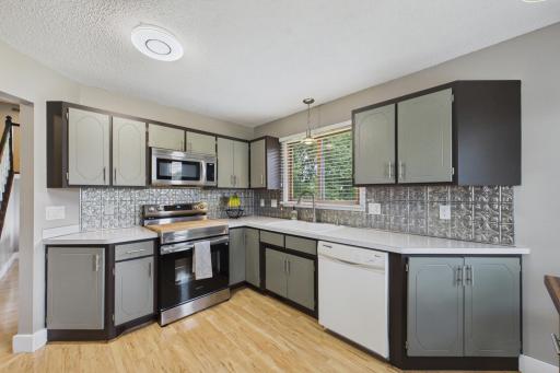 2208 Grimm Road, Chaska, MN 55318