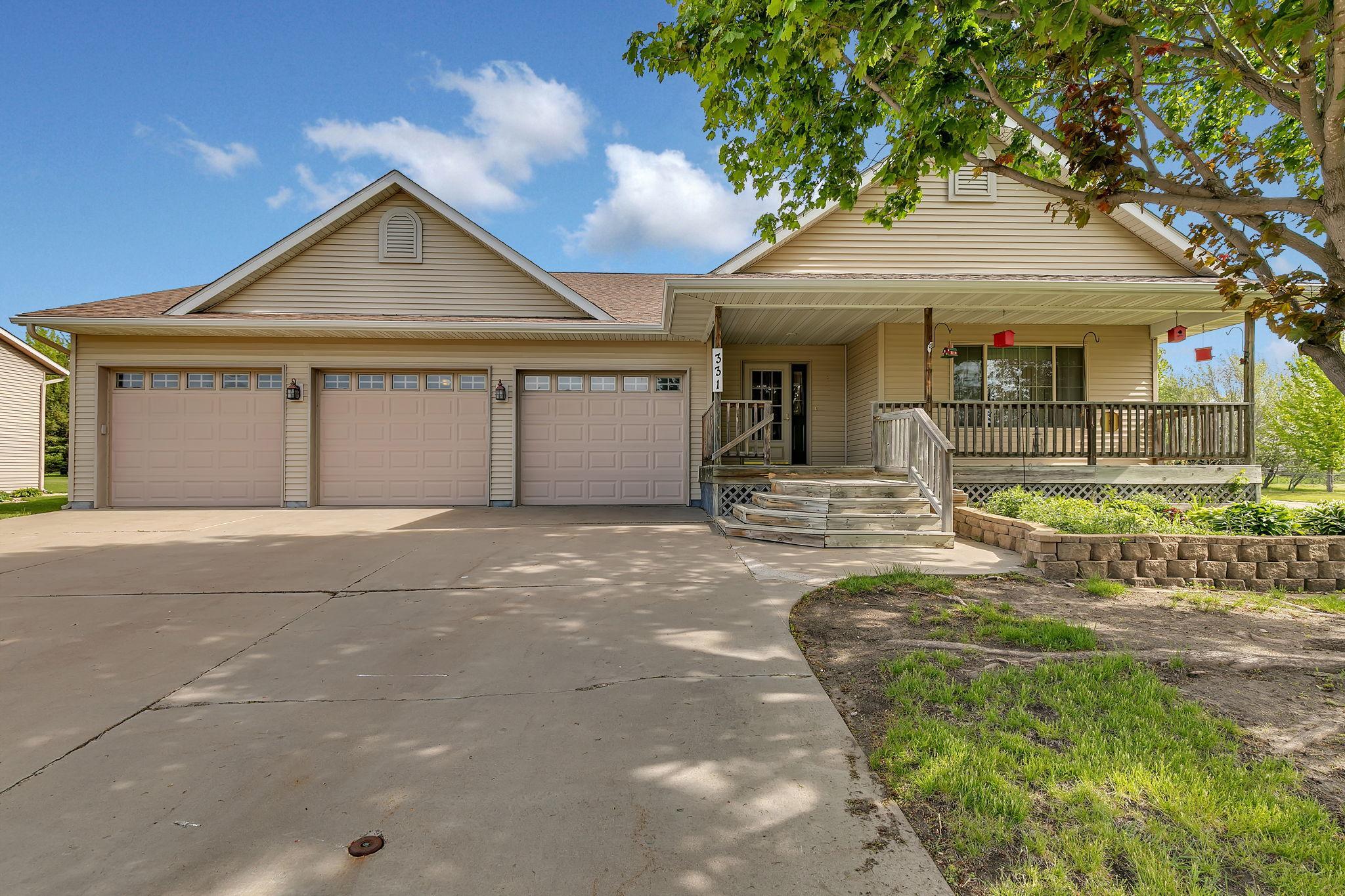 331 Countryside Ln, Albany