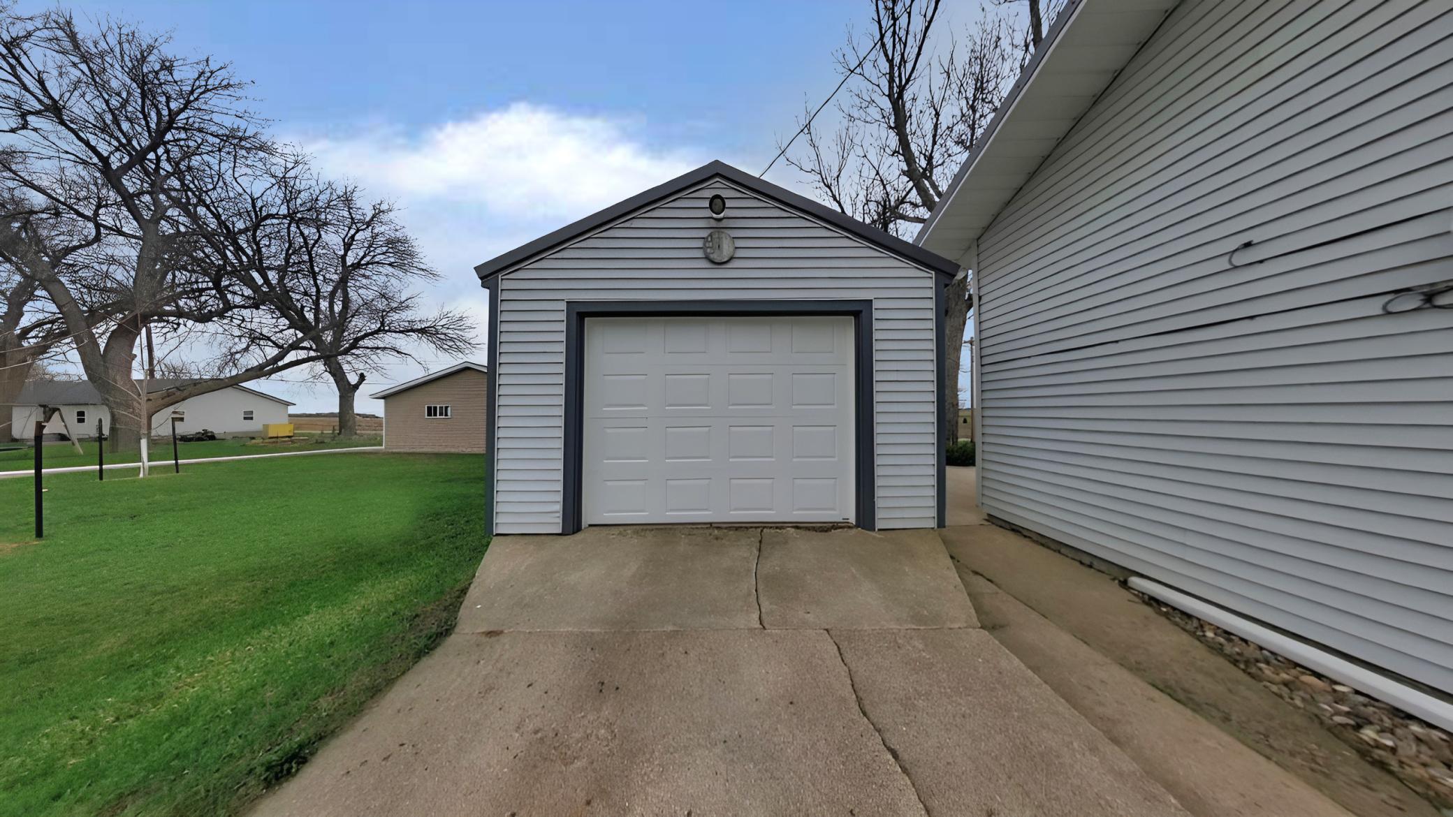 Driveway_.jpeg