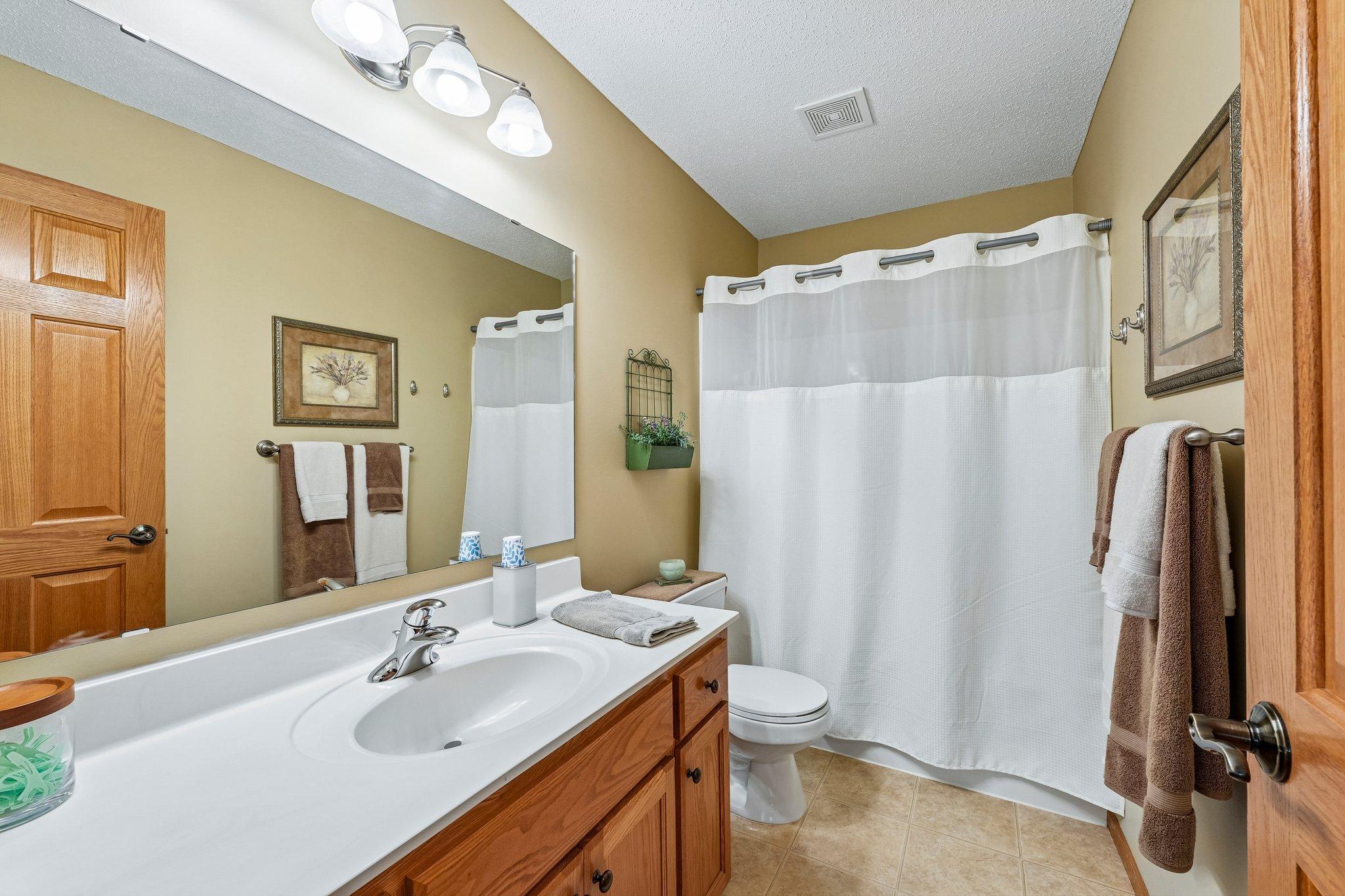 Upper level full bath
