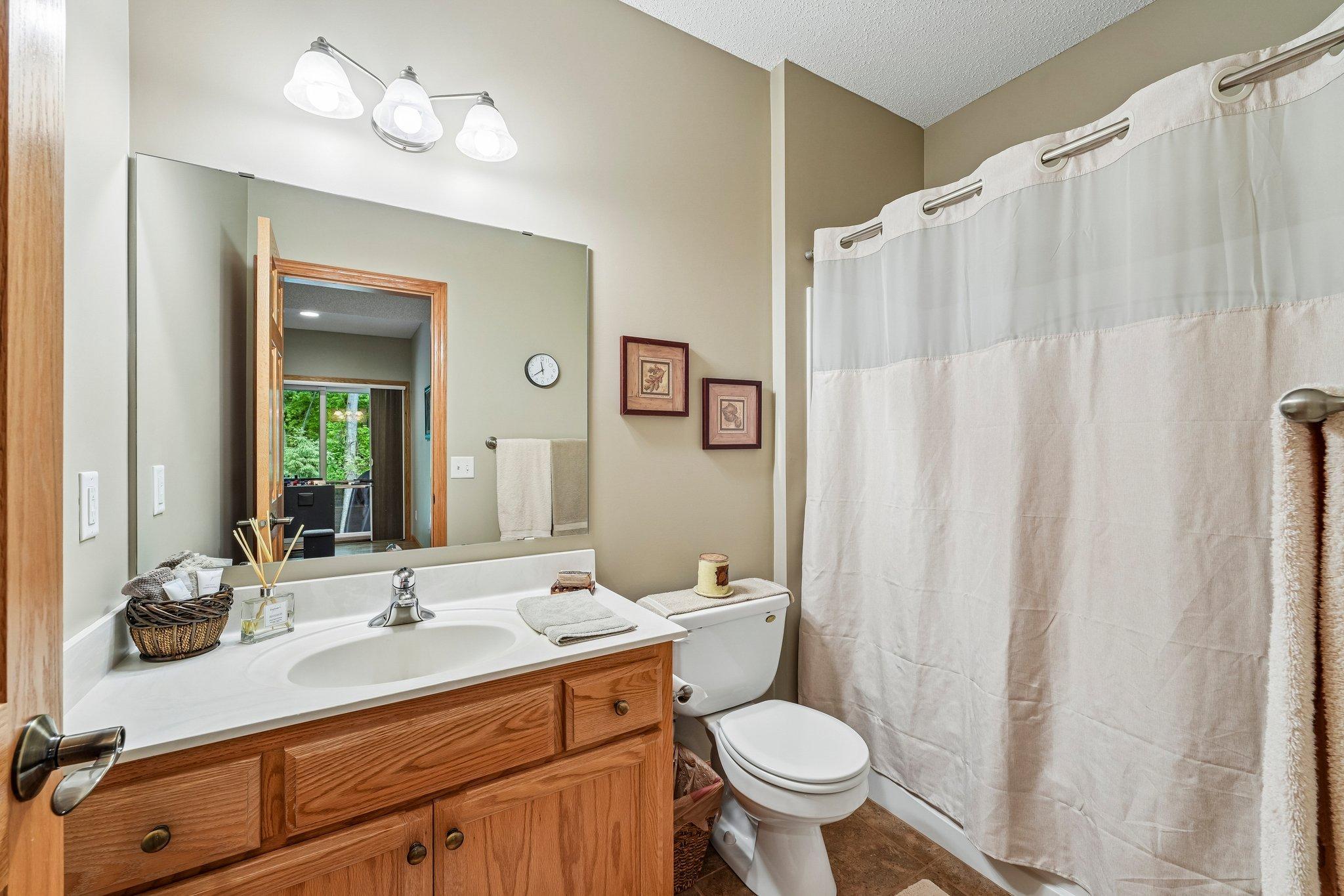 Lower level full bath