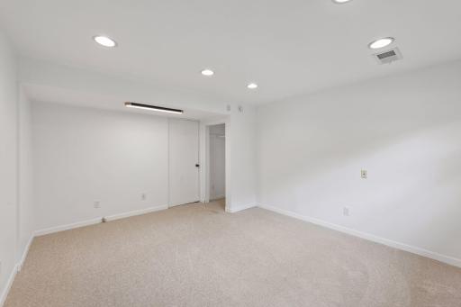 2460 Kewanee Way, Golden Valley, MN 55422