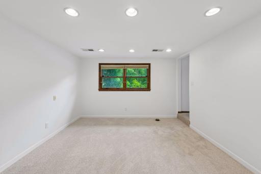 2460 Kewanee Way, Golden Valley, MN 55422