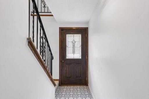 2460 Kewanee Way, Golden Valley, MN 55422
