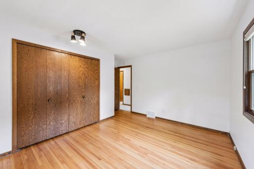 2460 Kewanee Way, Golden Valley, MN 55422