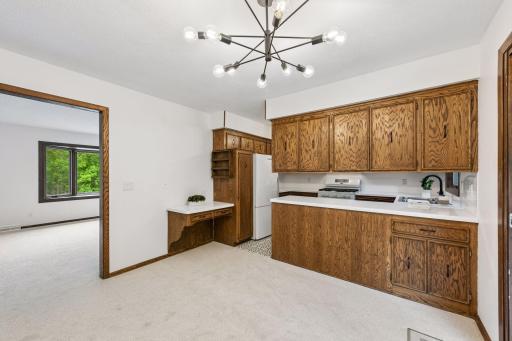 2460 Kewanee Way, Golden Valley, MN 55422