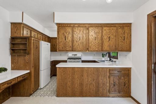 2460 Kewanee Way, Golden Valley, MN 55422