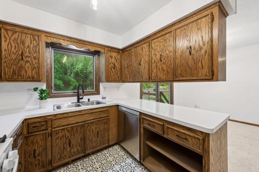 2460 Kewanee Way, Golden Valley, MN 55422