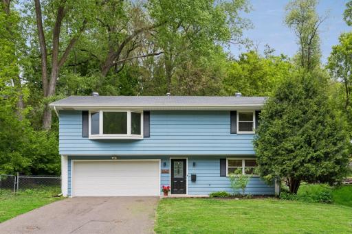 2460 Kewanee Way, Golden Valley, MN 55422