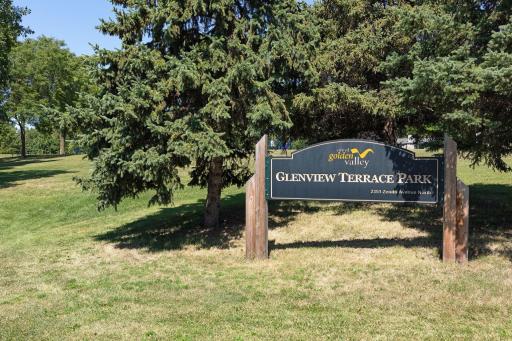 2460 Kewanee Way, Golden Valley, MN 55422