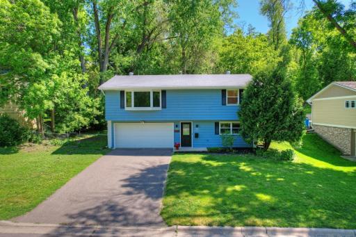 2460 Kewanee Way, Golden Valley, MN 55422
