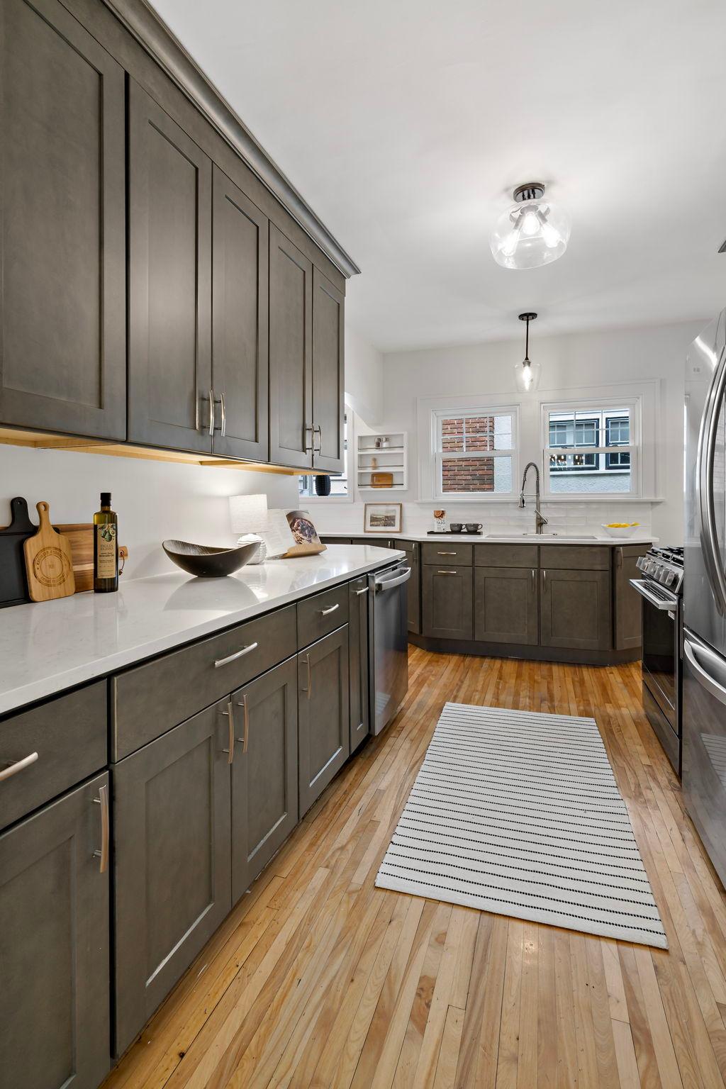 22-web-or-mls-4941 Russell Ave S Minneapolis MN_0030 copy.jpg