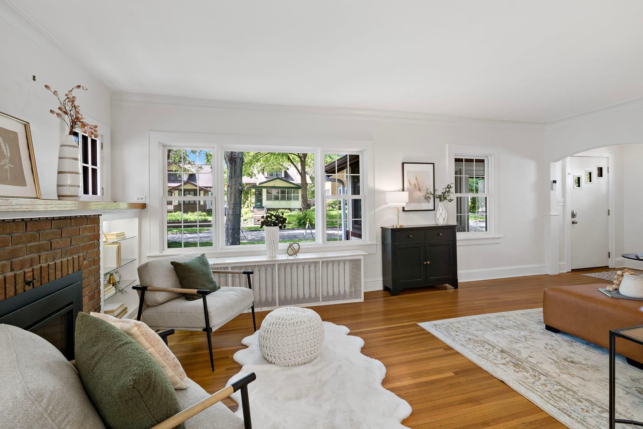 9-web-or-mls-4941 Russell Ave S Minneapolis MN_0040 copy.jpg