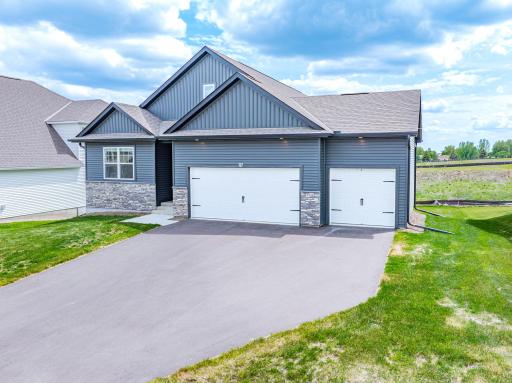 717 Winterberry Lane, Waconia, MN 55387