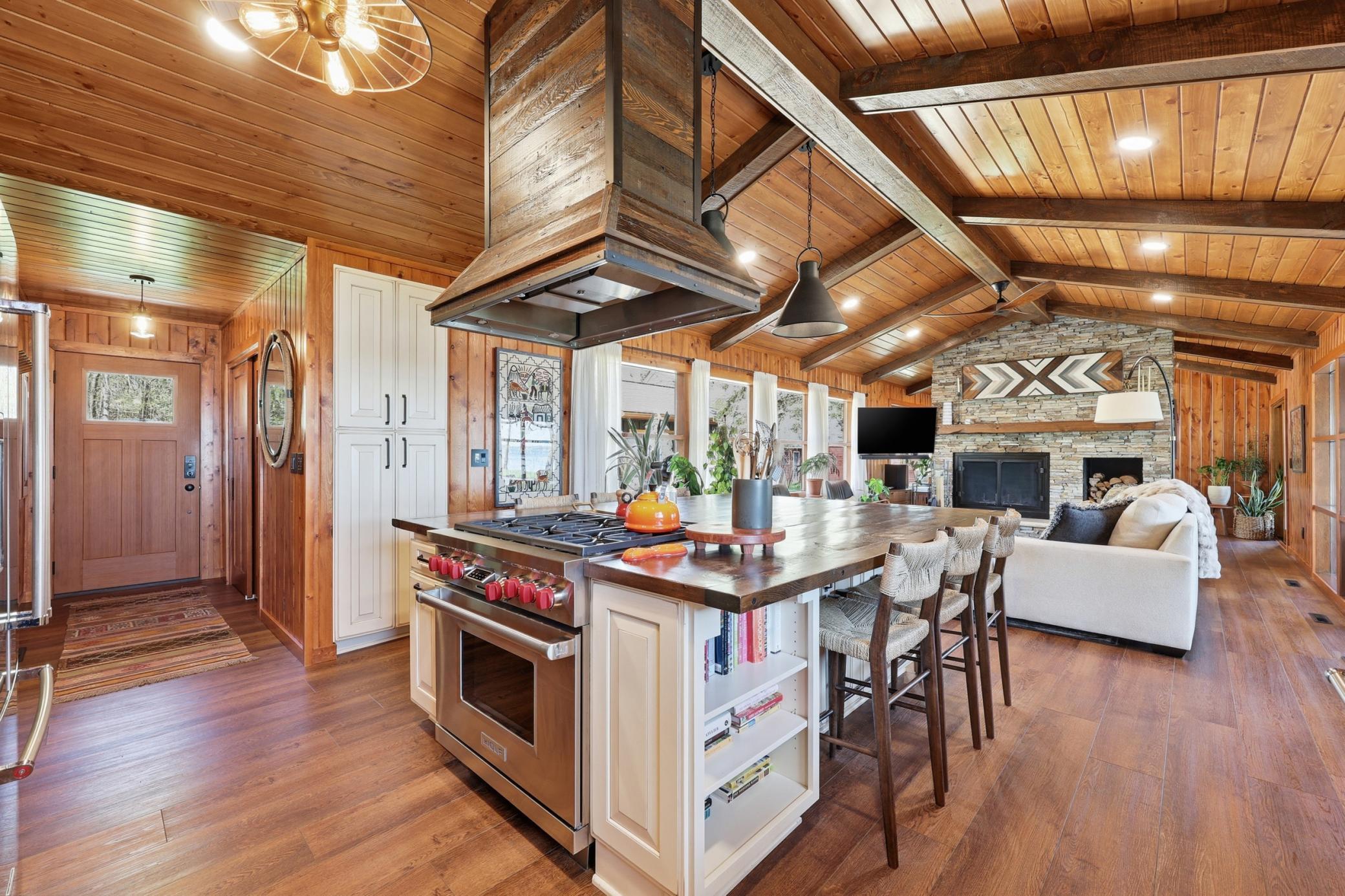 WOLF Gas Range w/ Range Hood