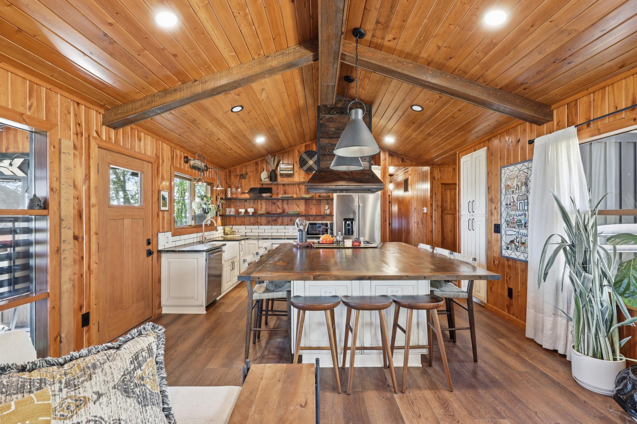 Kitchen/Island