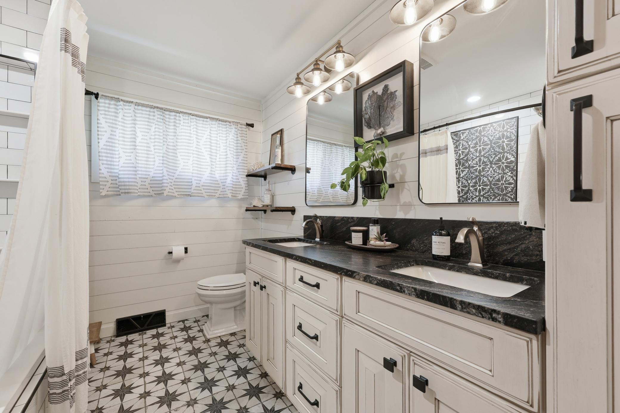 Full Bath- Double Sinks- Granite Countertops