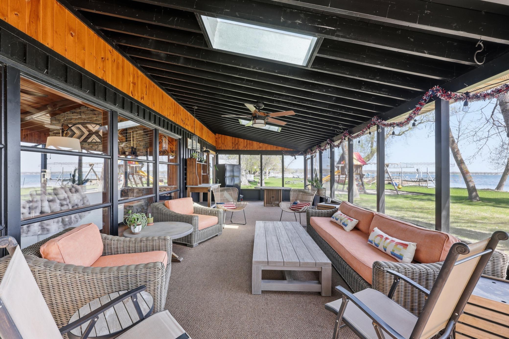 14'x38' Screened in Porch w/ Skylights