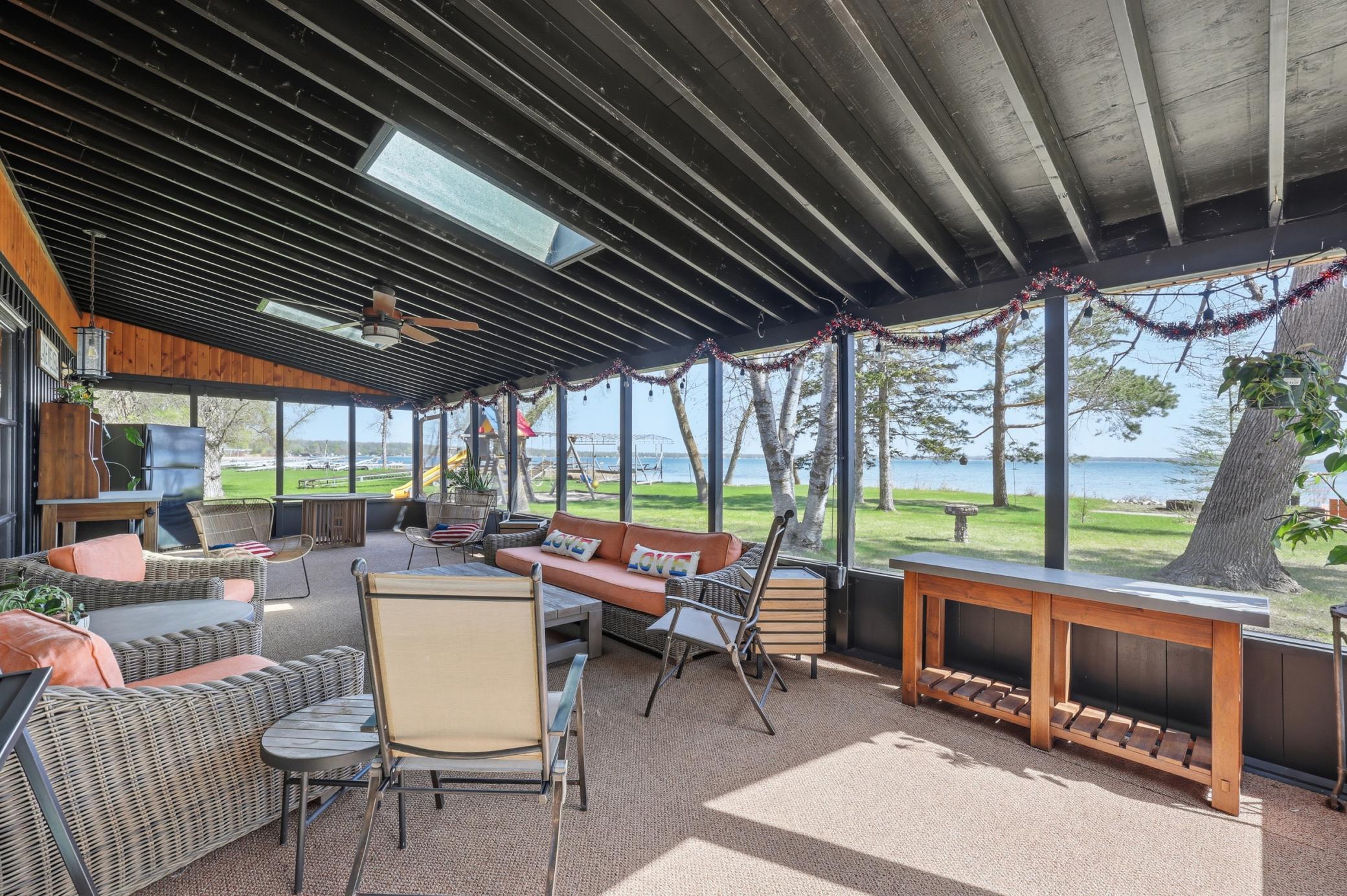 Screened in Porch w/ Skylights