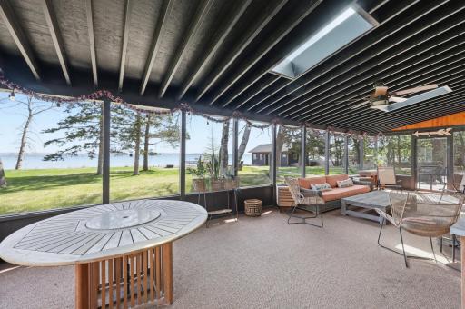 Screened in Porch w/ Skylights to LakeSide