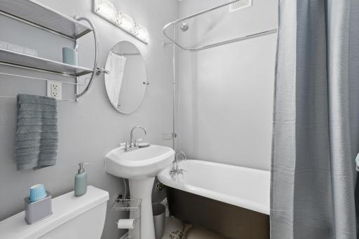 2881 Irving Avenue S, 102, Minneapolis, MN 55408
