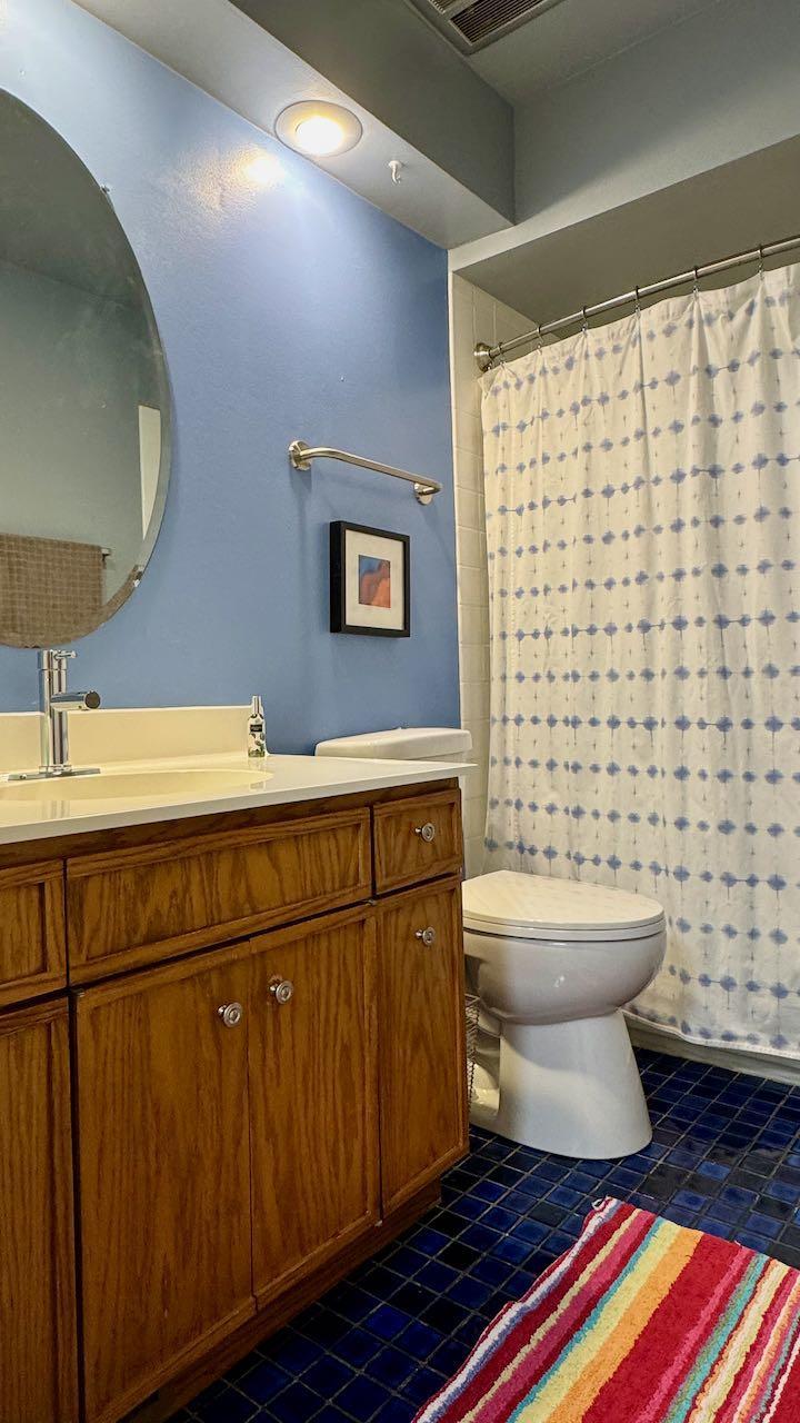 (29) Full Bath Upstairs.jpeg