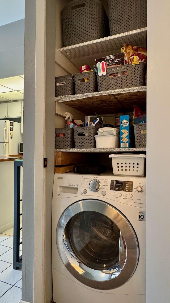 (20) Laundry Pantry.jpeg