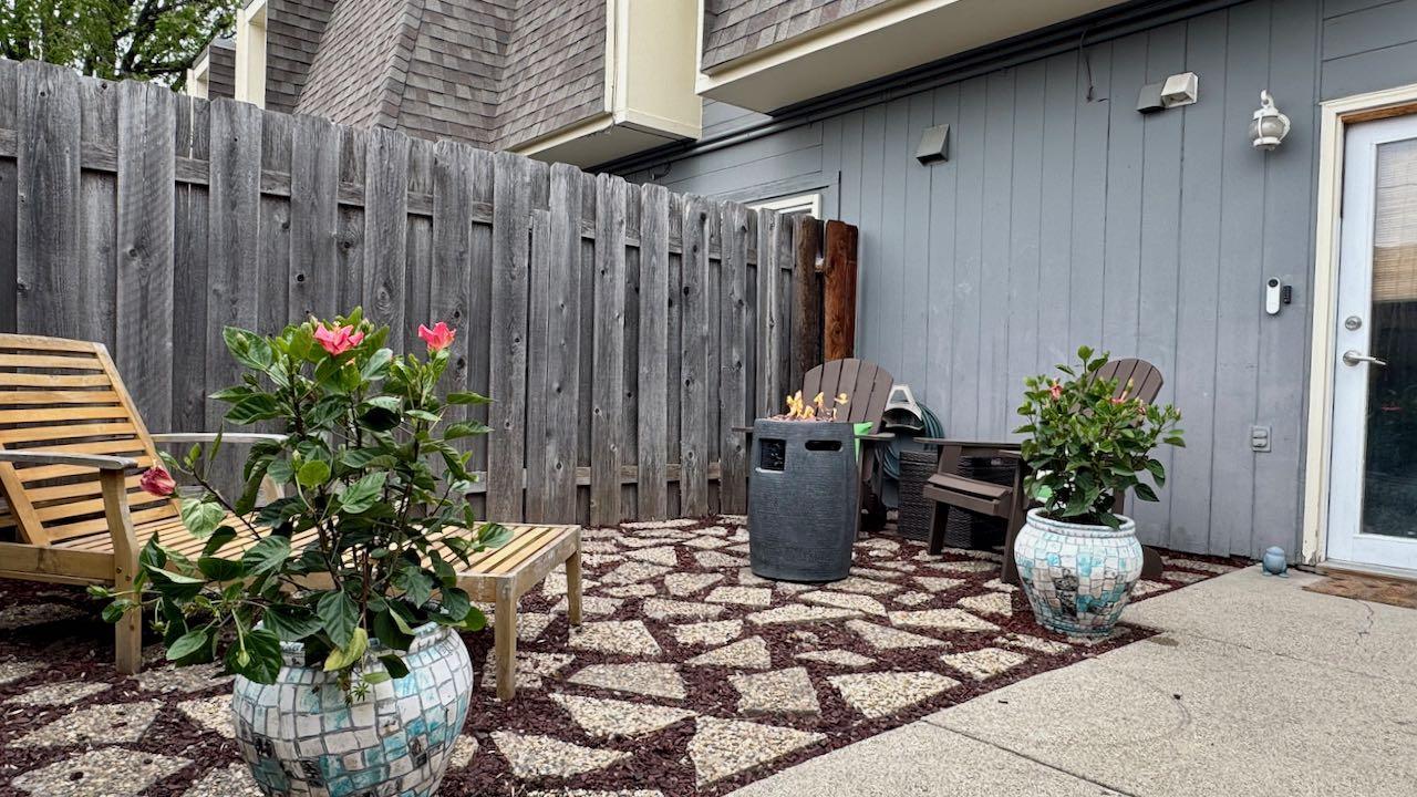 (38) Private Fenced Backyard.jpeg