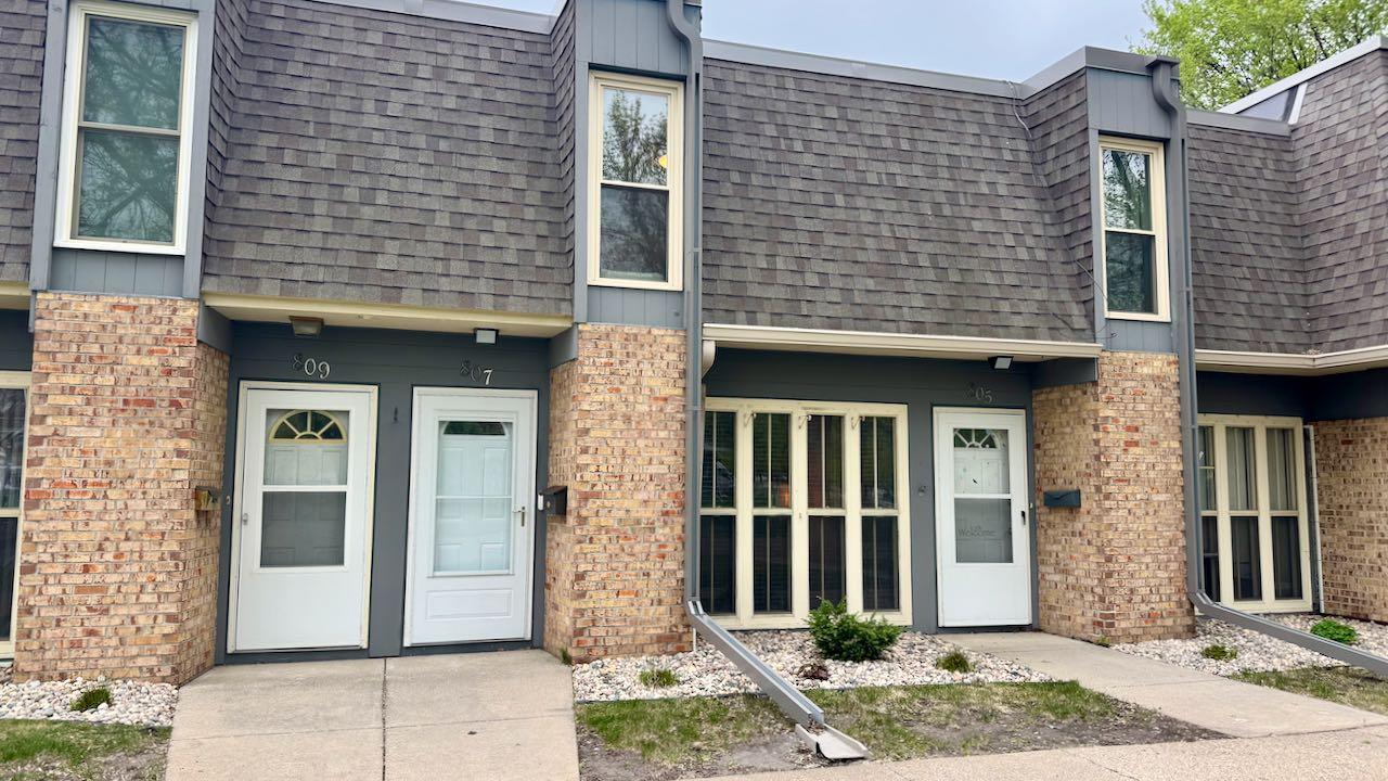 (3) Front of Home.jpeg