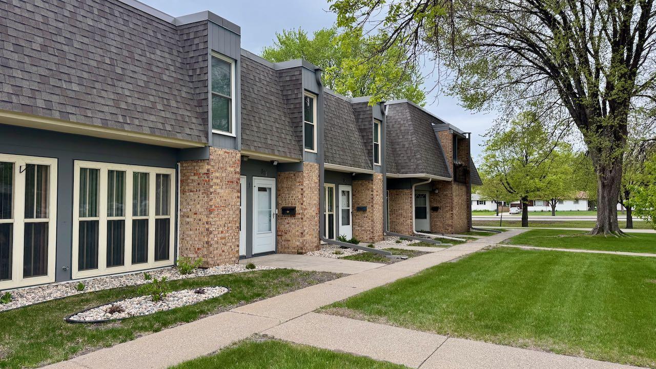 (41) Front of Home.jpeg