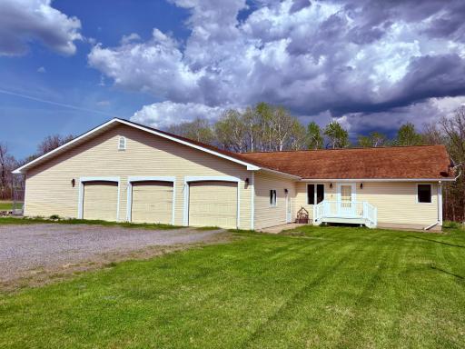 Beautiful custom Rainy River home