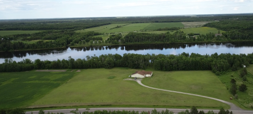 10 Acre 3b2b custom home on the Rainy River