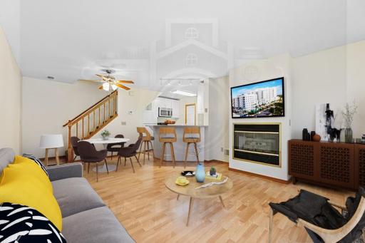 2 Living Room - Dining8456 Copperfild Way Foto 5-final.jpg