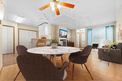2 Dining - Living room 8456 Copperfied Way Foto 4 f.jpg