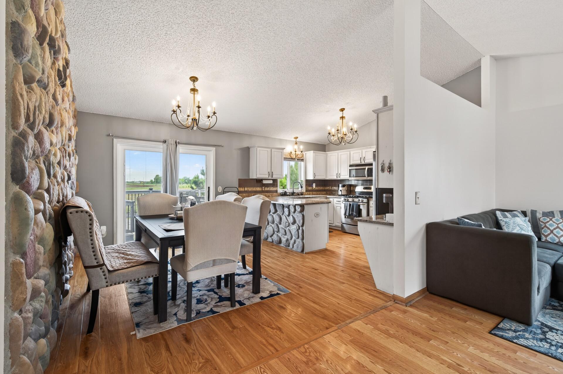 06_898_Harrison_Drive6_mls.jpg