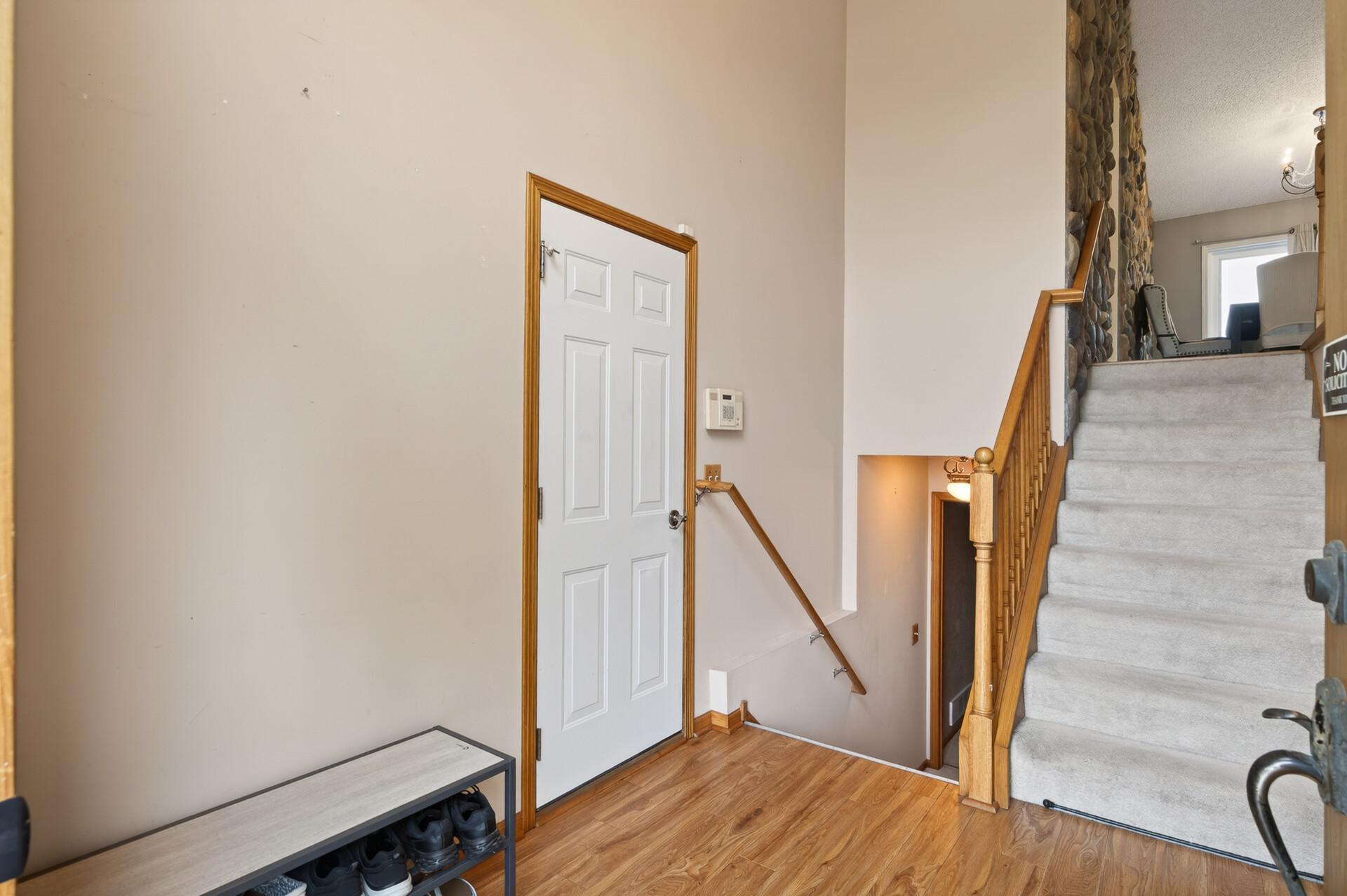05_898_Harrison_Drive5_mls.jpg