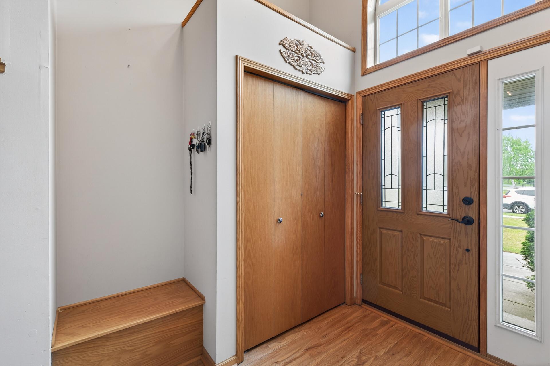 04_898_Harrison_Drive4_mls.jpg