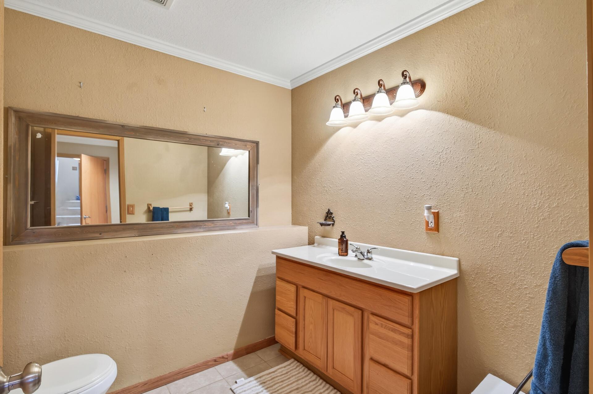 40_898_Harrison_Drive40_mls.jpg