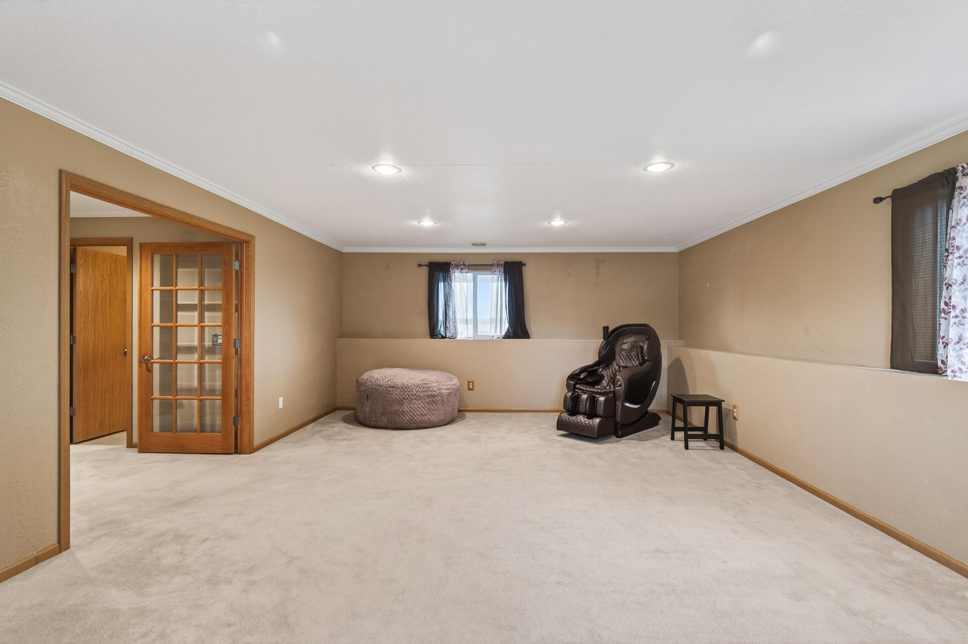 35_898_Harrison_Drive35_mls.jpg