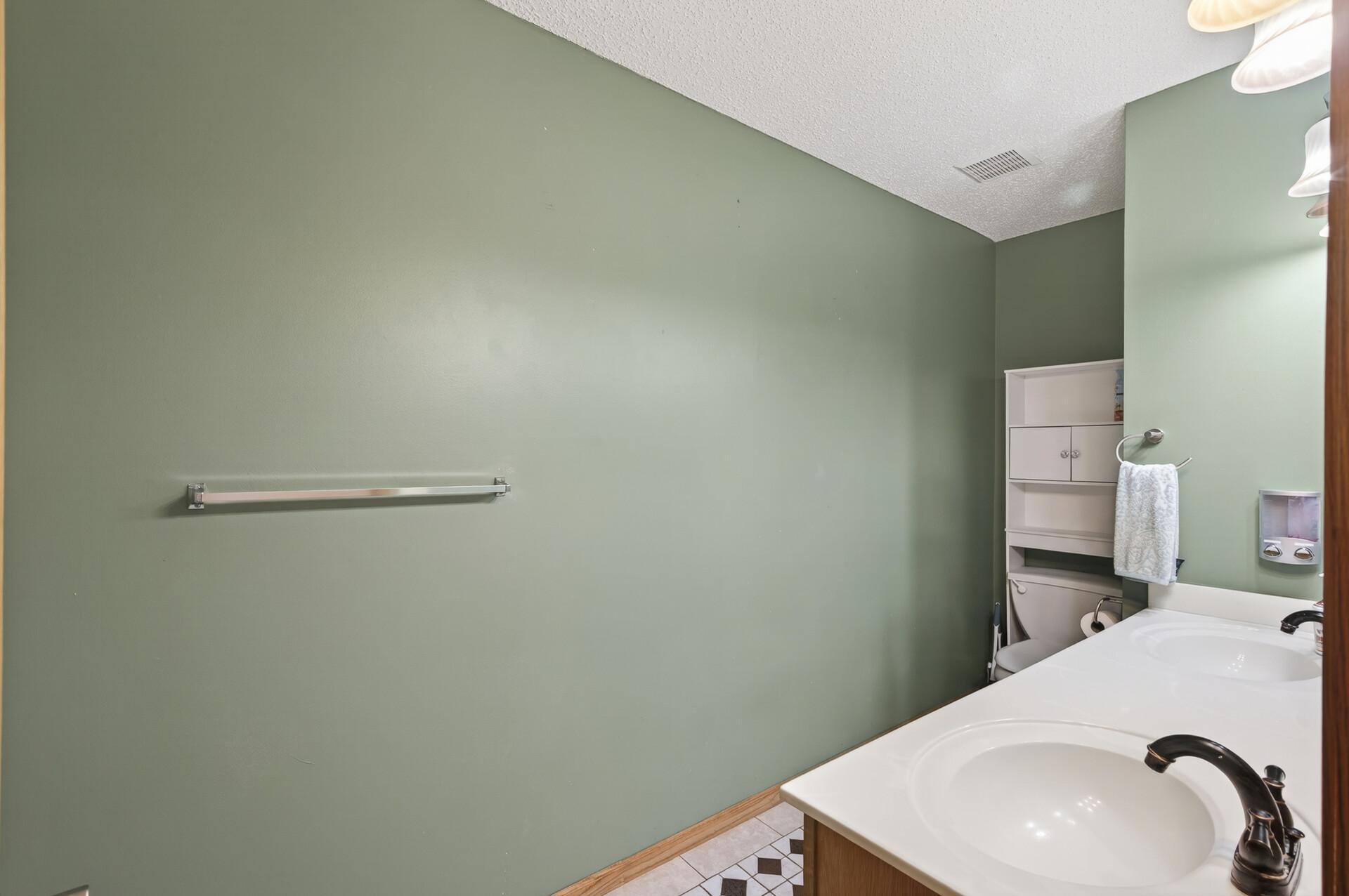 29_898_Harrison_Drive29_mls.jpg