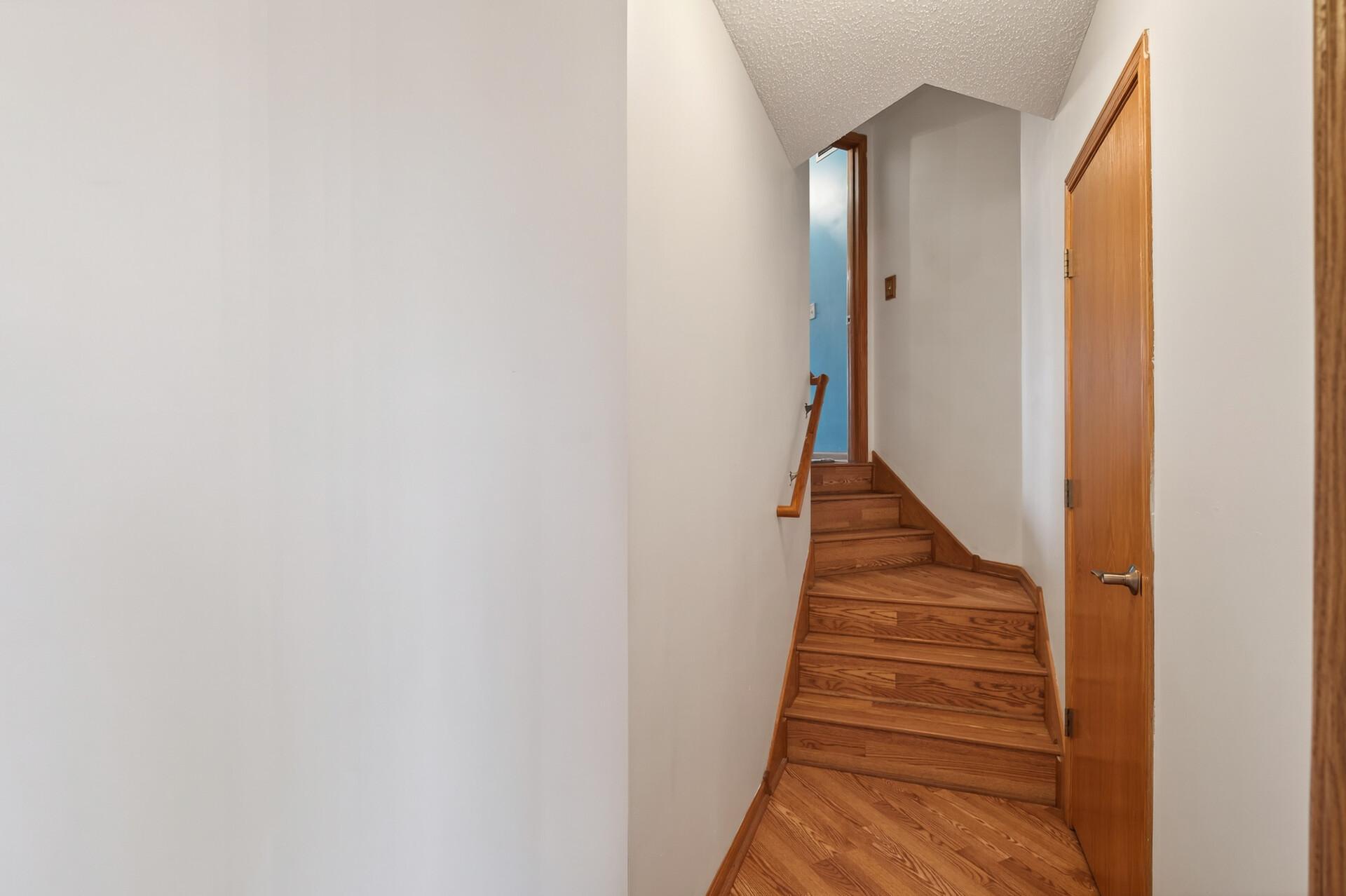 19_898_Harrison_Drive19_mls.jpg