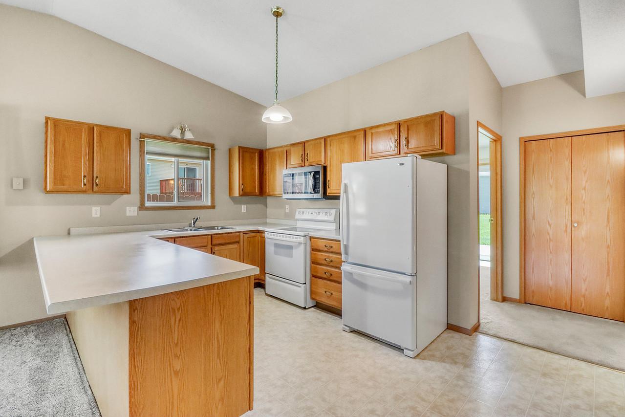 Kitchen1_0-g.jpg