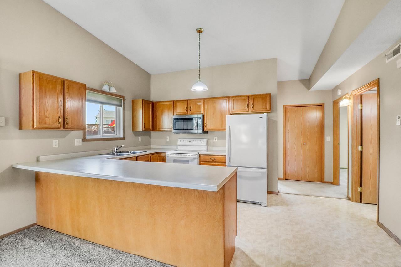Kitchen1_-g.jpg