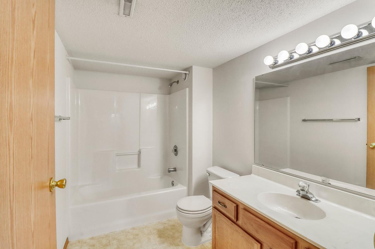 Bathroom1_1-g.jpg