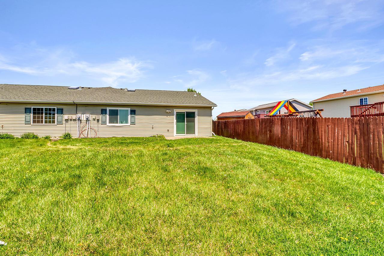 Backyard1_2-g.jpg