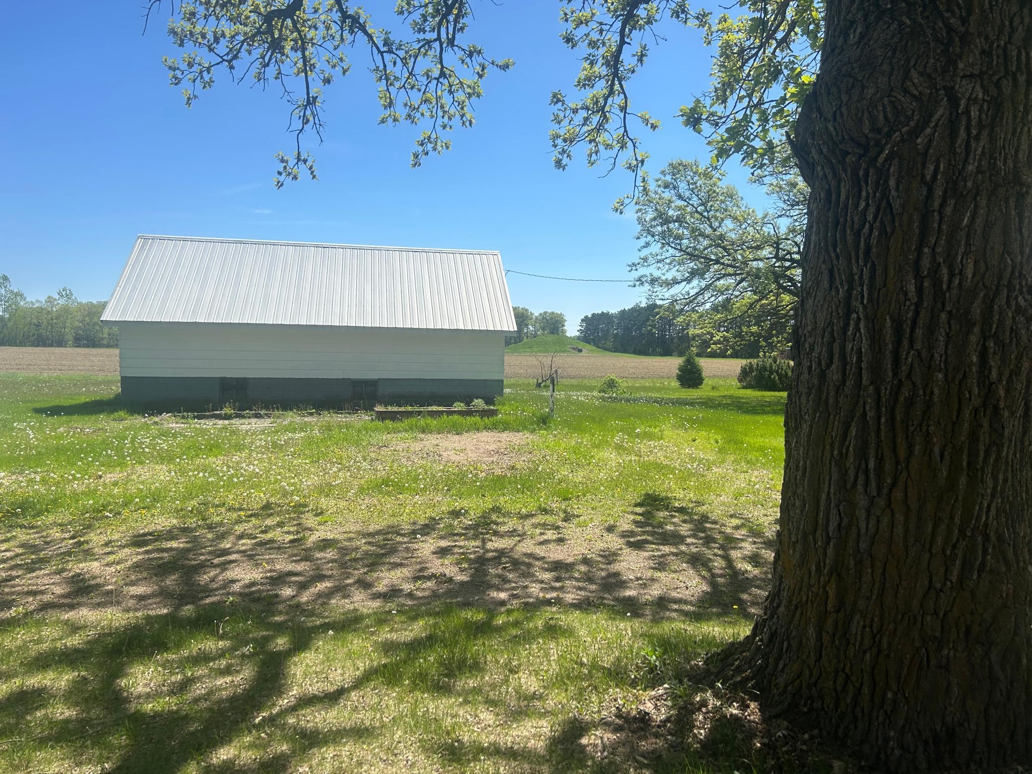 Extra Building
