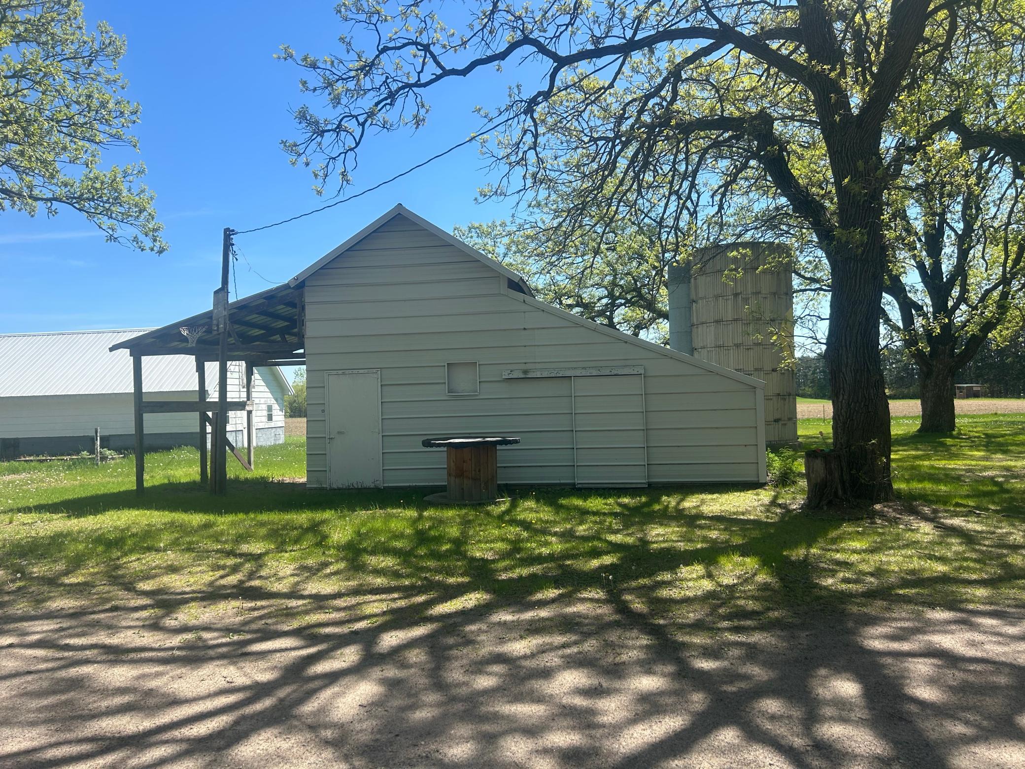Extra Building