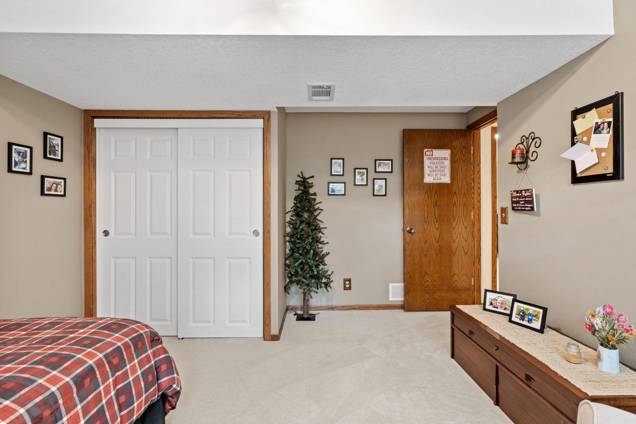 54-web-or-mls-17469 Lorence Way-54.jpg
