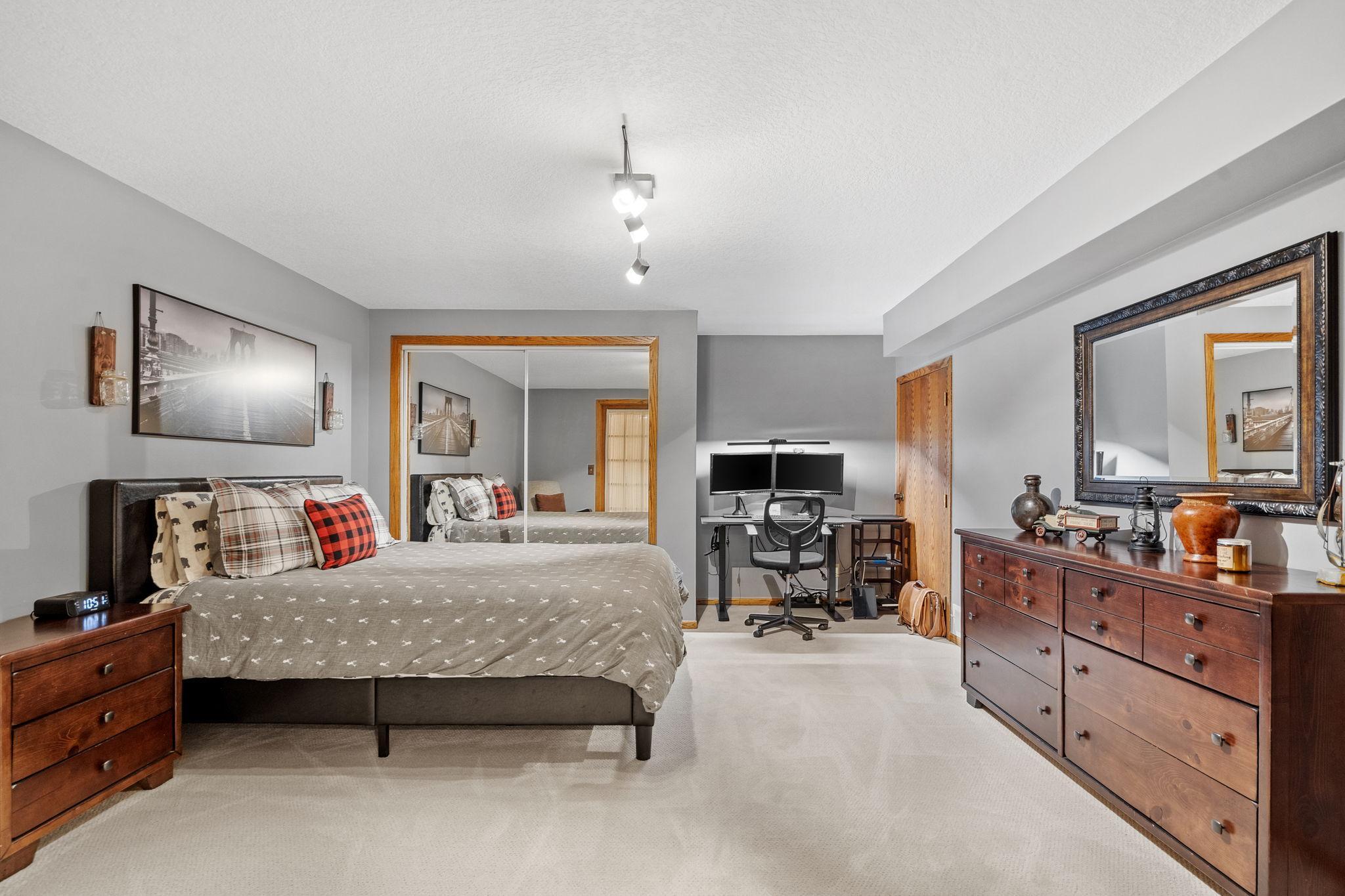 49-web-or-mls-17469 Lorence Way-49.jpg