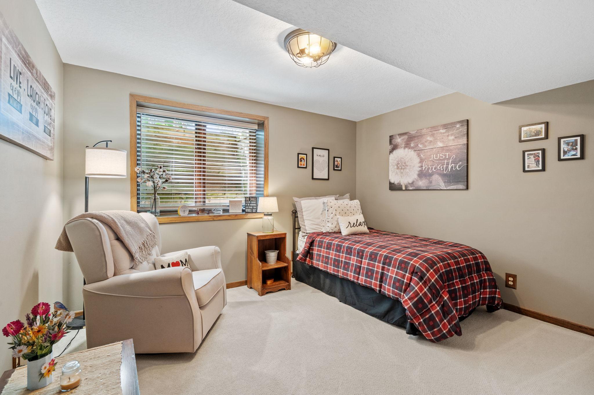 53-web-or-mls-17469 Lorence Way-53.jpg